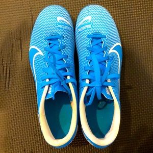 Nike Soccer Cleats (size 7) used once (didn’t fit)